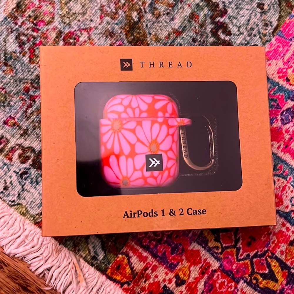 Thread AirPods 1 & 2 case “Emmeline”
